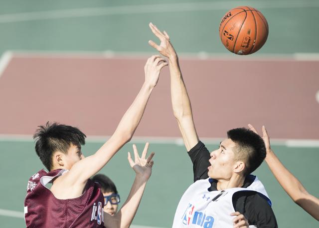 会议上的挑逗